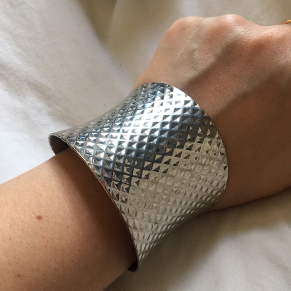 Silver cuff bracelet bundle 3/10$ - Picture 2 of 5